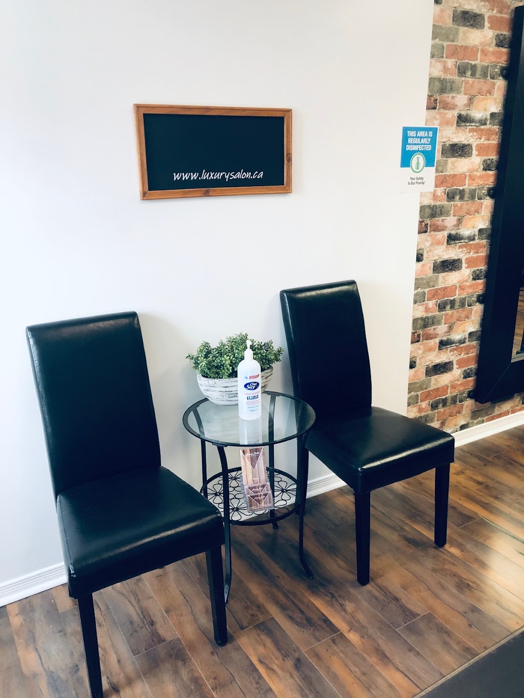 Luxury Salon | 156 Raglan St S, Renfrew, ON K7V 1R1, Canada | Phone: (613) 433-9449