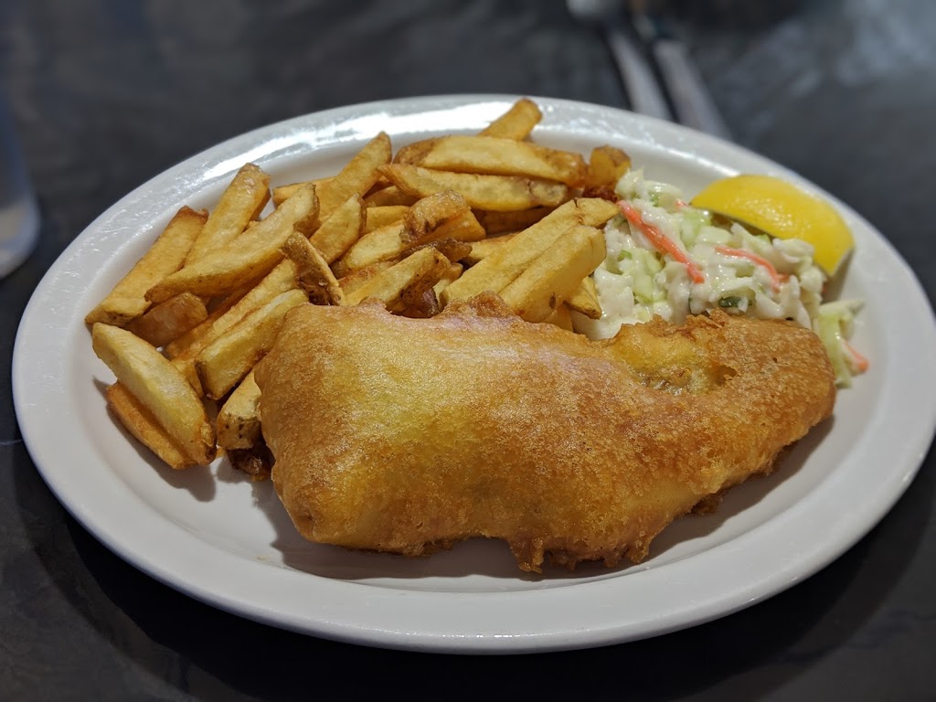 Captain Jacks Restaurant | 450 Woodlawn Rd W, Guelph, ON N1K 1A6, Canada | Phone: (519) 826-7444
