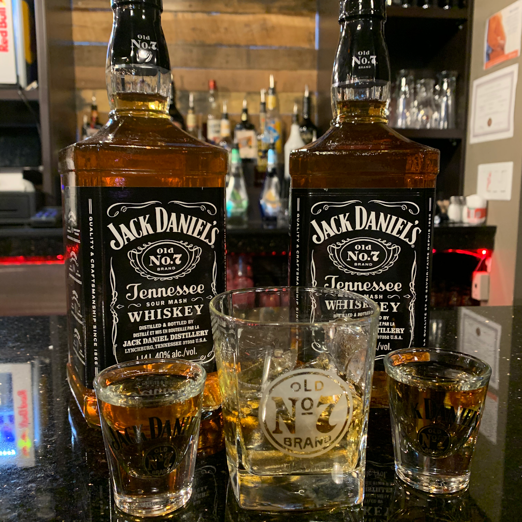 The Whiskey Well | The Whiskey Well, 394 Simcoe St S, Oshawa, ON L1H 4J4, Canada | Phone: (905) 576-4747