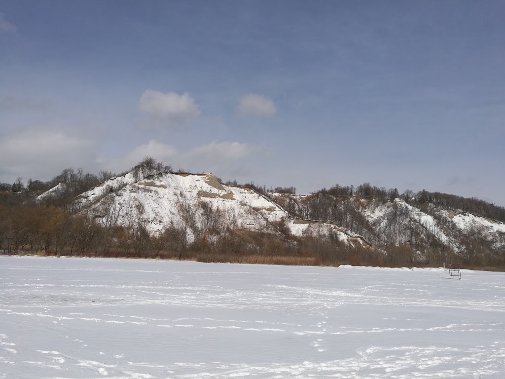 Bluffers Park Parking | Bluffers Park, Toronto, ON M1M 3W3, Canada