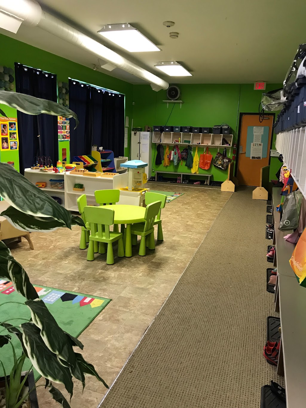 Little Scholars Montessori - Barrhaven | 2910 Woodroffe Ave, Nepean, ON K2J 4G3, Canada | Phone: (613) 823-4047