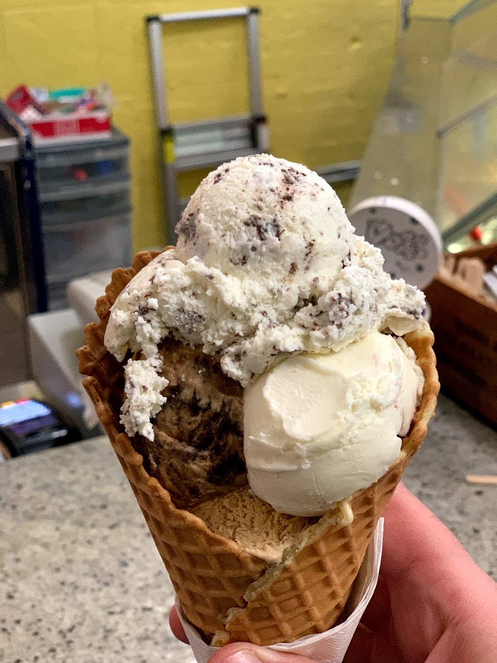 Eds Real Scoop - Leslieville | 920 Queen St E, Toronto, ON M4M 1J5, Canada | Phone: (416) 406-2525