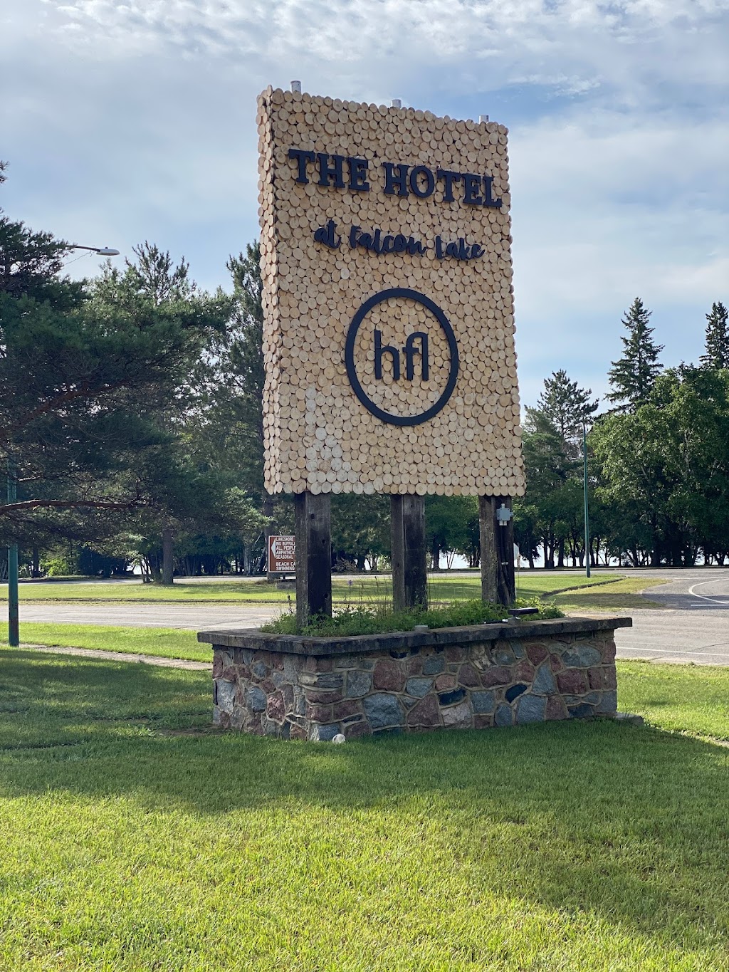 The Hotel at Falcon Lake | lodging | 1 Falcon Blvd, Falcon Beach, MB R0E 0N0, Canada | 2043498400 OR +1 204-349-8400