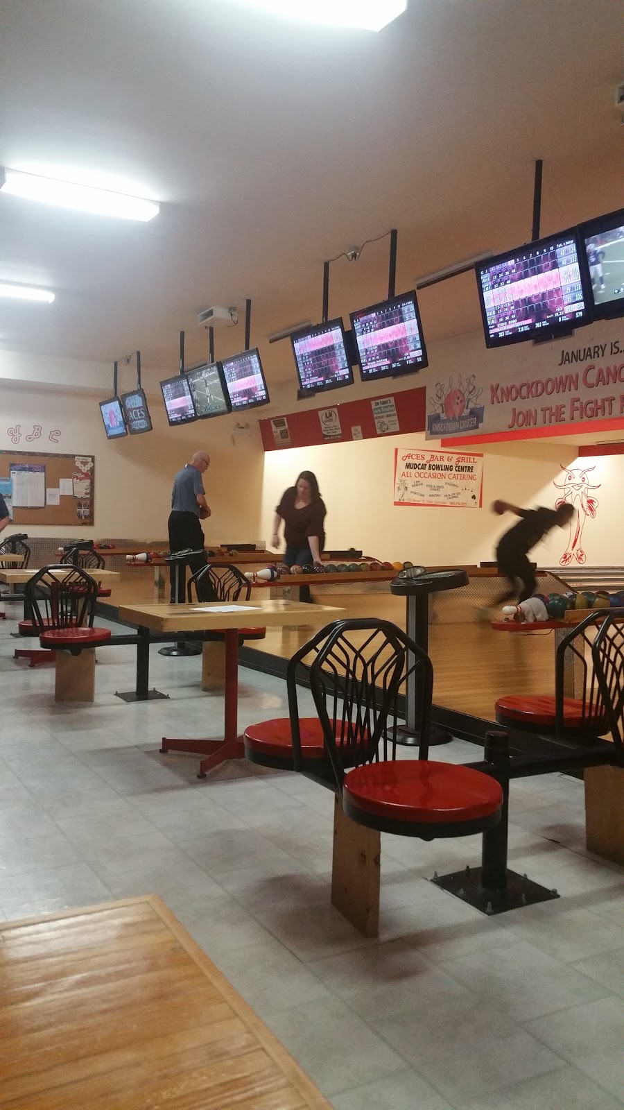 Mudcat Bowling and Entertainment Centre | 1123 Broad St E, Dunnville, ON N1A 2Z5, Canada | Phone: (905) 774-7671