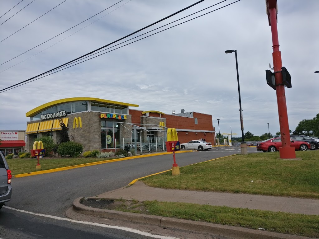McDonalds | 93 Robie St, Truro, NS B2N 1K8, Canada | Phone: (902) 895-7175