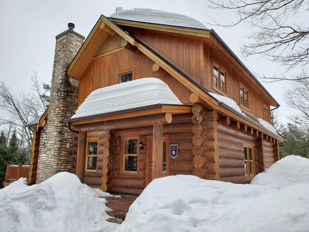 Blue Moose - Chalet Spa Nature | 17 Chemin du Grand-Pic, Mille-Isles, QC J0R 1A0, Canada | Phone: (877) 309-7347
