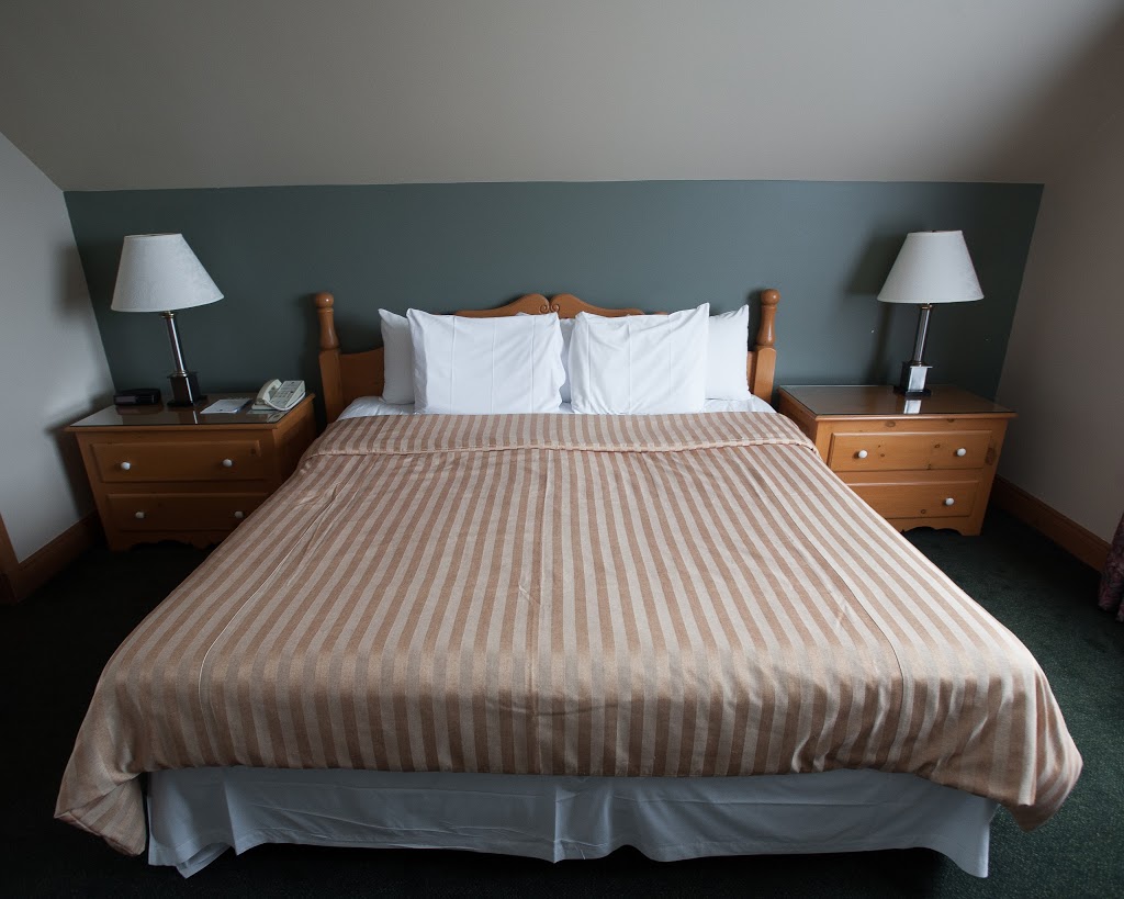 Hôtel Le Chantecler | 1474 Chemin du Chantecler, Sainte-Adèle, QC J8B 1A2, Canada | Phone: (450) 229-3555
