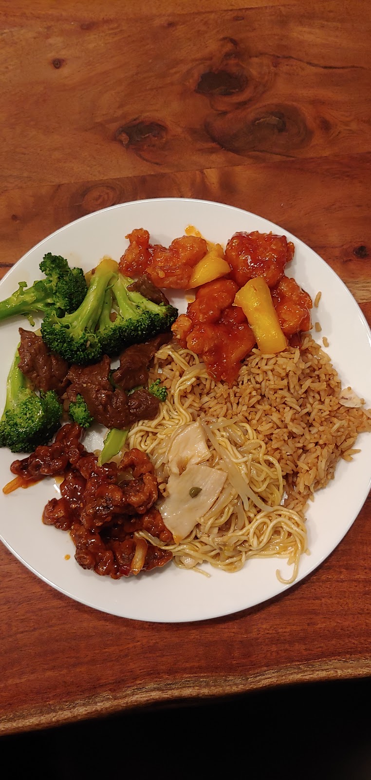New China Restaurant | 2184 Lamira St, Ottawa, ON K1H 8L4, Canada | Phone: (613) 521-2222