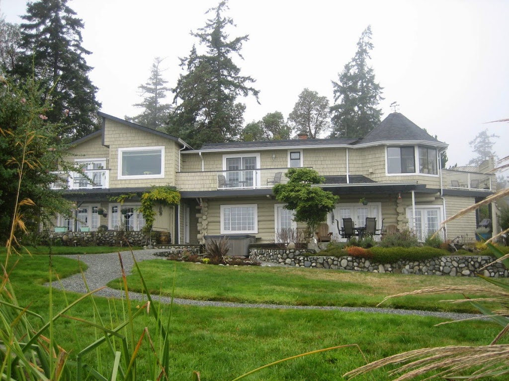 The Lodge at Weirs Beach | 5195 William Head Rd, Victoria, BC V9C 4H5, Canada | Phone: (250) 478-5000