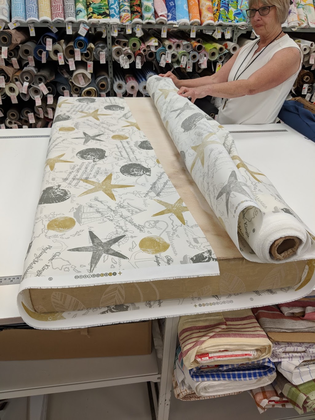 Fabricland - Home Decor Centre | 500 Gardiners Rd #2, Kingston, ON K7M 7W9, Canada | Phone: (613) 389-9755