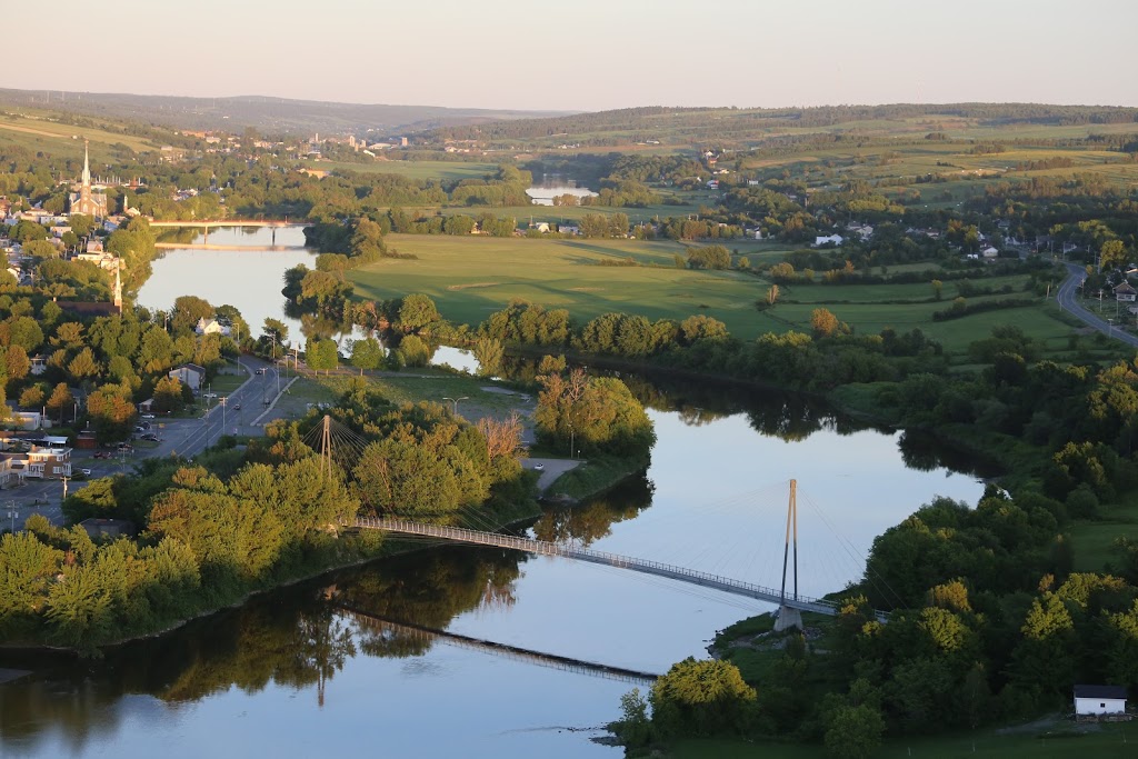 Pont Famille Beshro | 1055 Rue Notre Dame N, Sainte-Marie, QC G6E 2L2, Canada