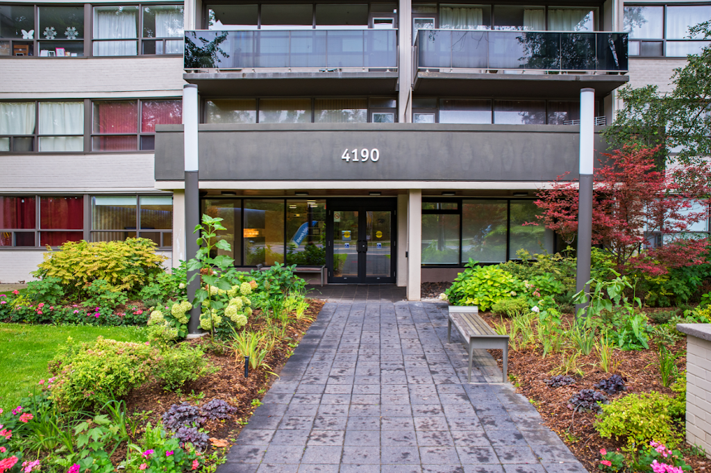 4190 Bathurst Street Apartments | 4190 Bathurst St, North York, ON M3H 3N5, Canada | Phone: (416) 639-6209