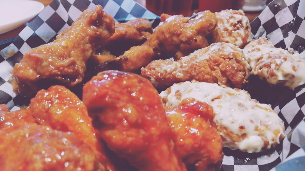 Friends Pub | 7287 ON-26, Stayner, ON L0M 1S0, Canada | Phone: (705) 428-6666