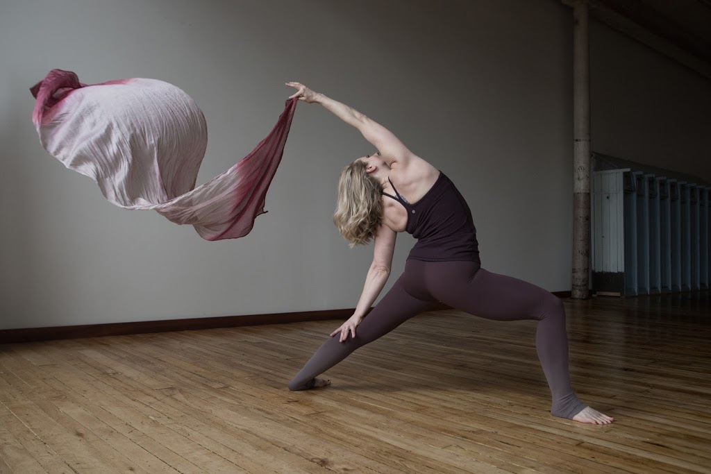De La Sol Yoga Studio | 255 Dundas St E, Waterdown, ON L0R 2H6, Canada | Phone: (289) 895-8222