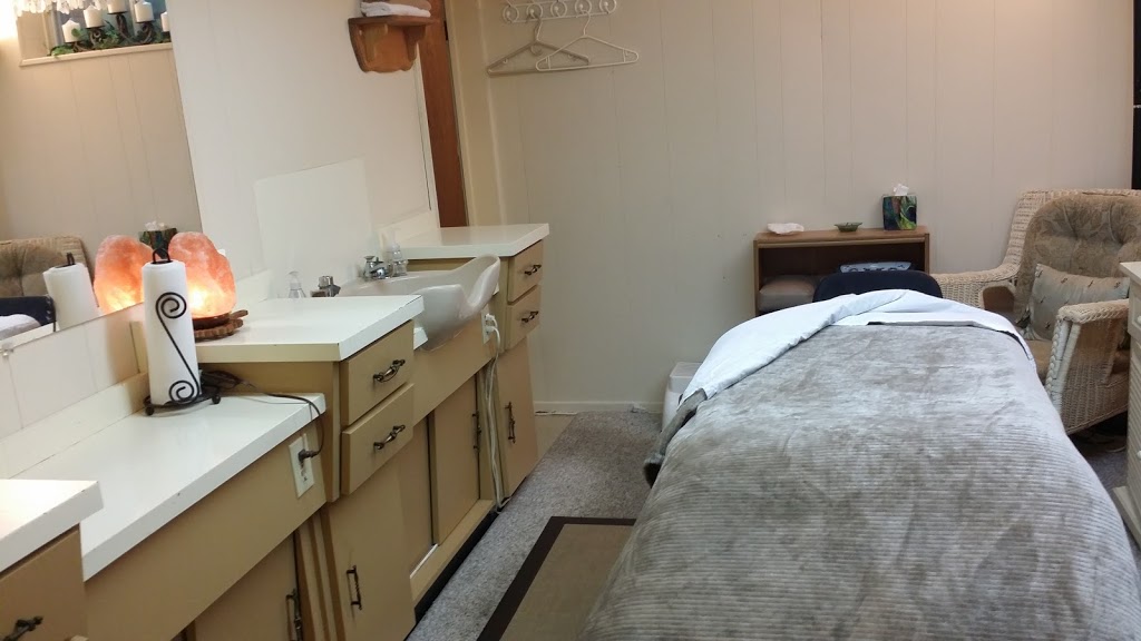 Healing Hand Therapies - JoAnne Waters RMT | Downstairs in Freddys Hair Salon, 414 Eramosa Rd, Guelph, ON N1E 2M9, Canada | Phone: (519) 824-1166