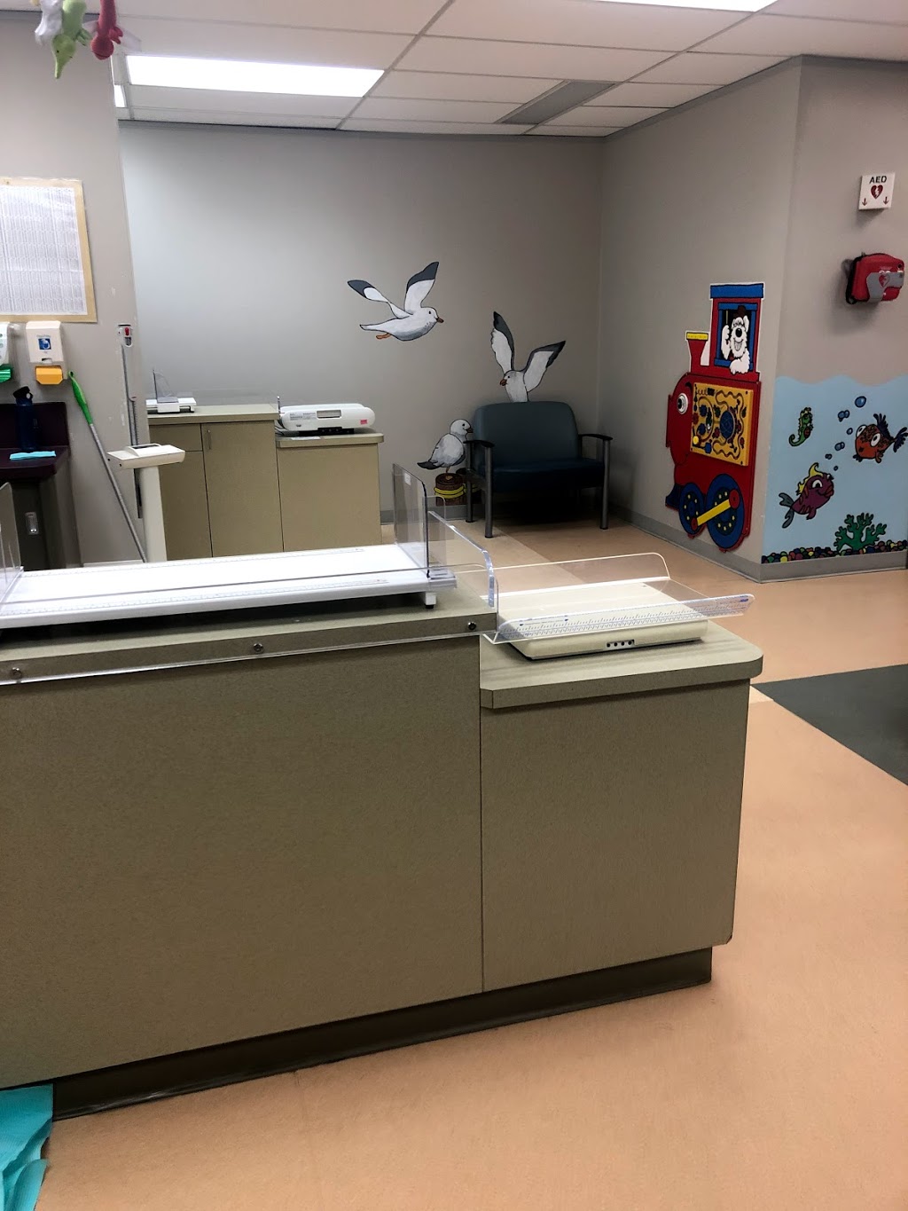 Thornhill Medical Centre | 18 Centre St, Thornhill, ON L4J 1E9, Canada | Phone: (905) 889-3634