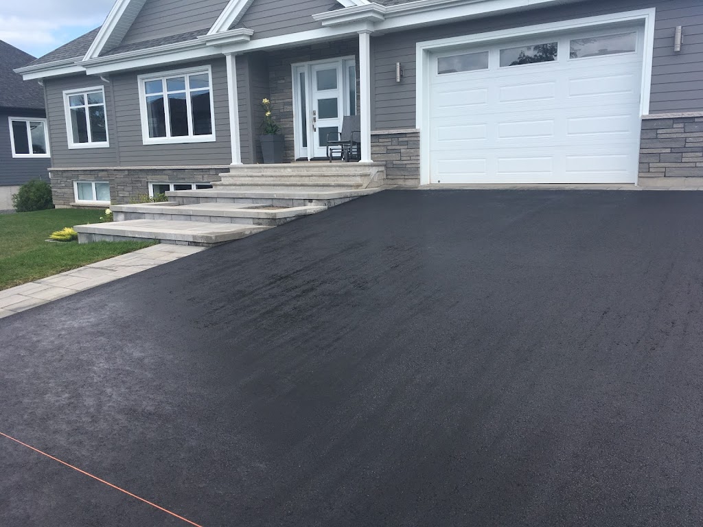 Lambert & Bergeron Asphalte | 133 Rte du Cap, Saint-Apollinaire, QC G0S 2E0, Canada | Phone: (418) 881-4110
