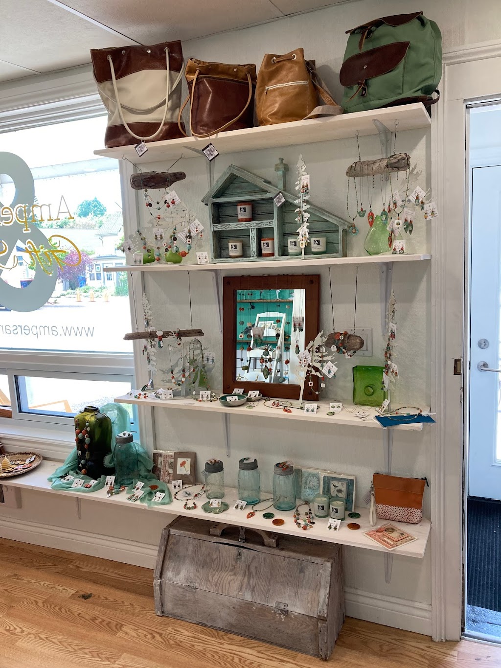 Ampersand Gift Studio | 953 Queen St, Kincardine, ON N2Z 1G2, Canada | Phone: (519) 525-5382