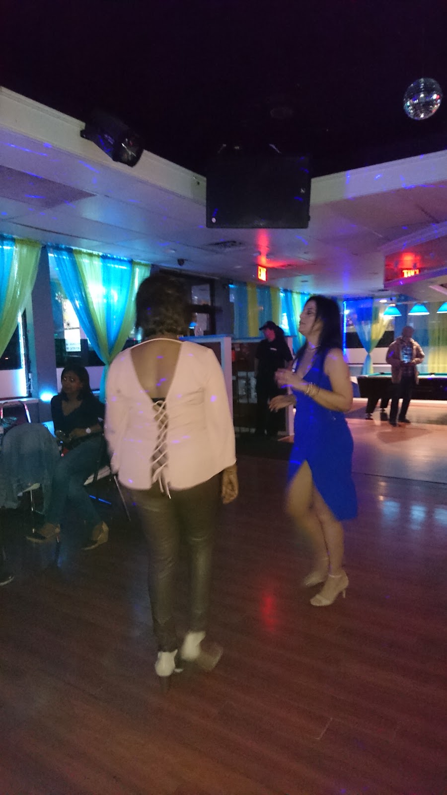 Caribbean Coast | 2570 Eglinton Ave E, Scarborough, ON M1K 2R5, Canada | Phone: (647) 426-7684