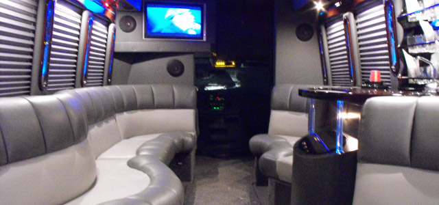 Foley Bus Lines | 287 St Lawrence St W #277, Madoc, ON K0K 2K0, Canada | Phone: (613) 473-4624