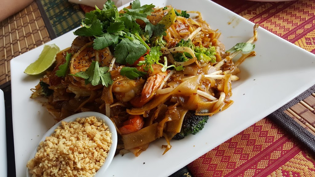 Malinees Thai House | 300 Taunton Rd E, Oshawa, ON L1H 7K4, Canada | Phone: (905) 240-4699
