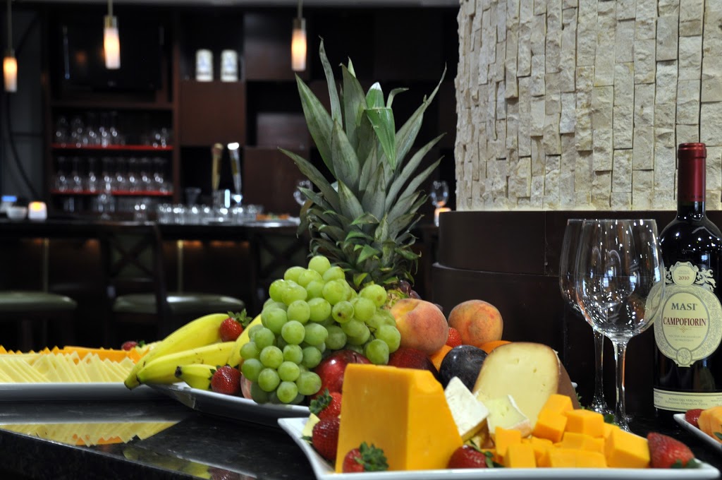 Hilton Garden Inn Toronto Airport | 3311 Caroga Dr, Mississauga, ON L4V 1A3, Canada | Phone: (905) 678-0041