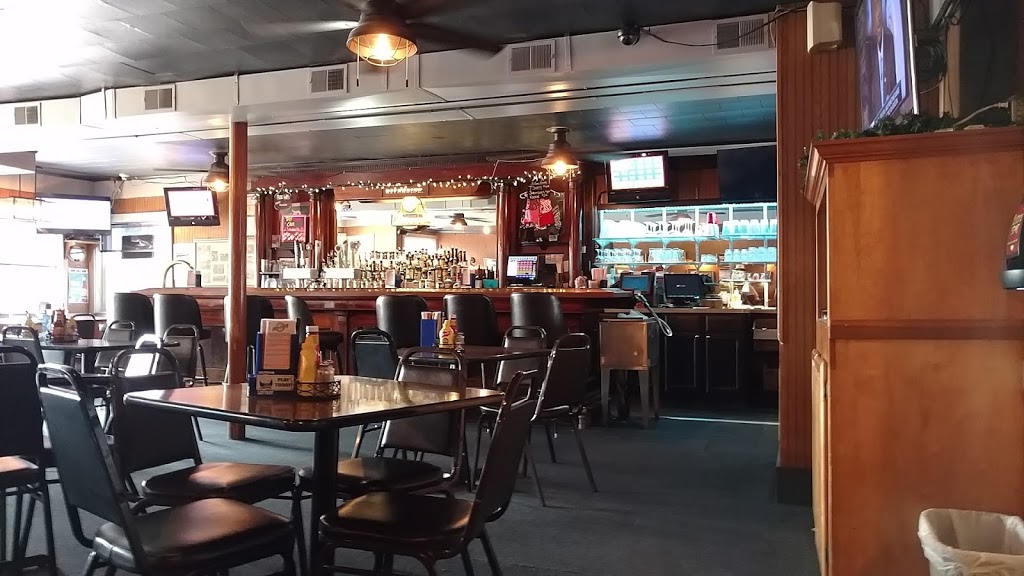 LaCroixs Riverside Pub | 314 Clinton Ave, St Clair, MI 48079, USA | Phone: (810) 329-9955