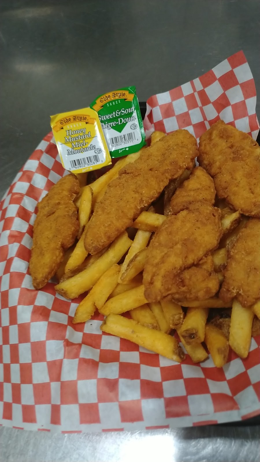 The hidden gem restaurant | 60 Sky Blvd, Goffs, NS B2T 1K3, Canada | Phone: (902) 873-6411