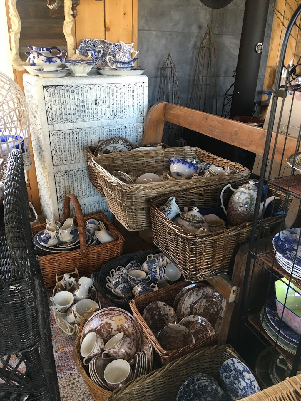 Blanc Marine Brocante | 1511 5e Rang O, Saint-Ambroise-de-Kildare, QC J0K 1C0, Canada | Phone: (438) 883-7886