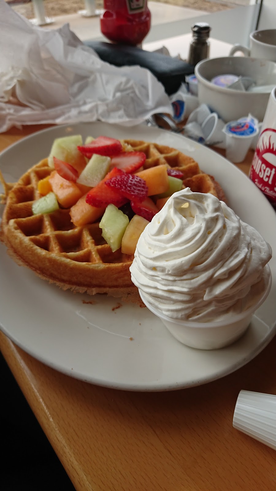 Sunset Grill | 7905 McLeod Rd, Niagara Falls, ON L2H 0G5, Canada | Phone: (905) 371-2112