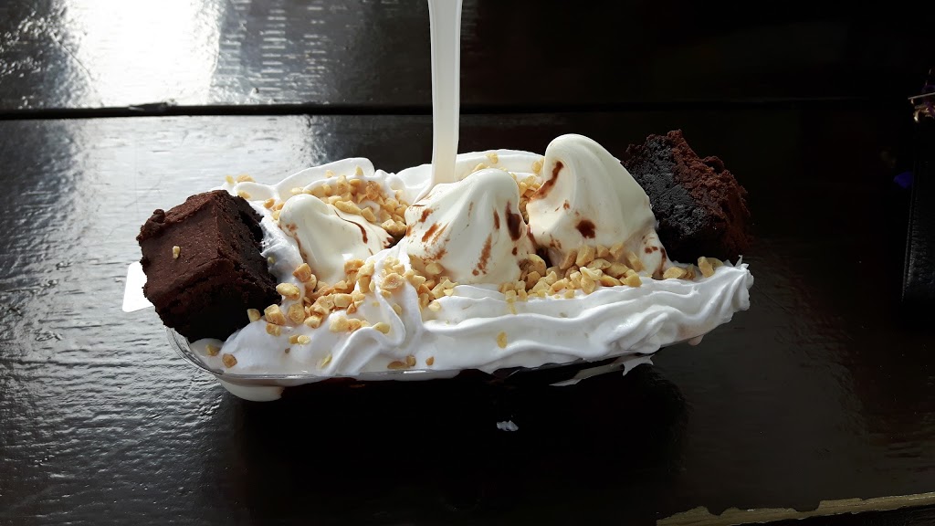 Hearns Ice Cream | 327 Queen St E, St. Marys, ON N0M 2V0, Canada | Phone: (519) 284-2096