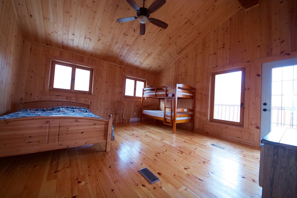 Crestview Chalet | 42 Crestview Dr, Calabogie, ON K0J 1H0, Canada | Phone: (613) 219-5199