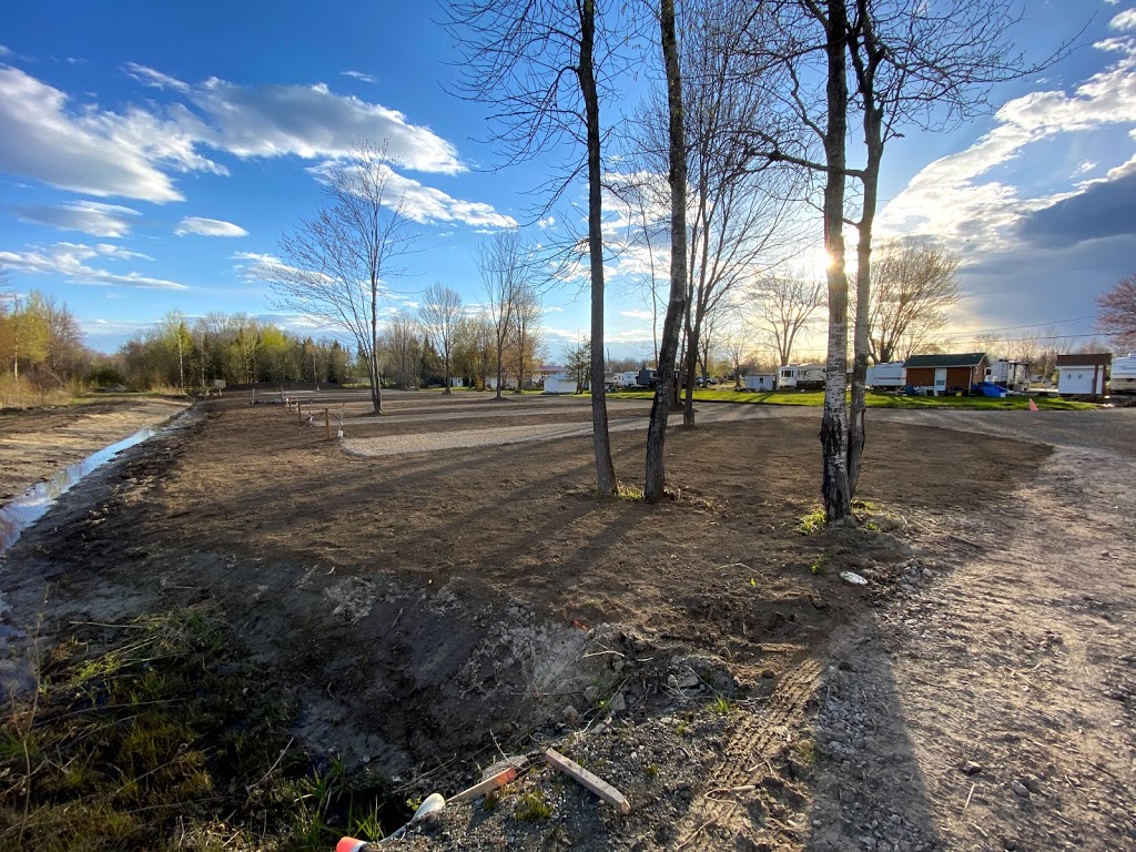 Ed Seguin & Sons Trucking & Paving Ltd | 106 Bay St, Sturgeon Falls, ON P2B 3M5, Canada | Phone: (705) 753-4252