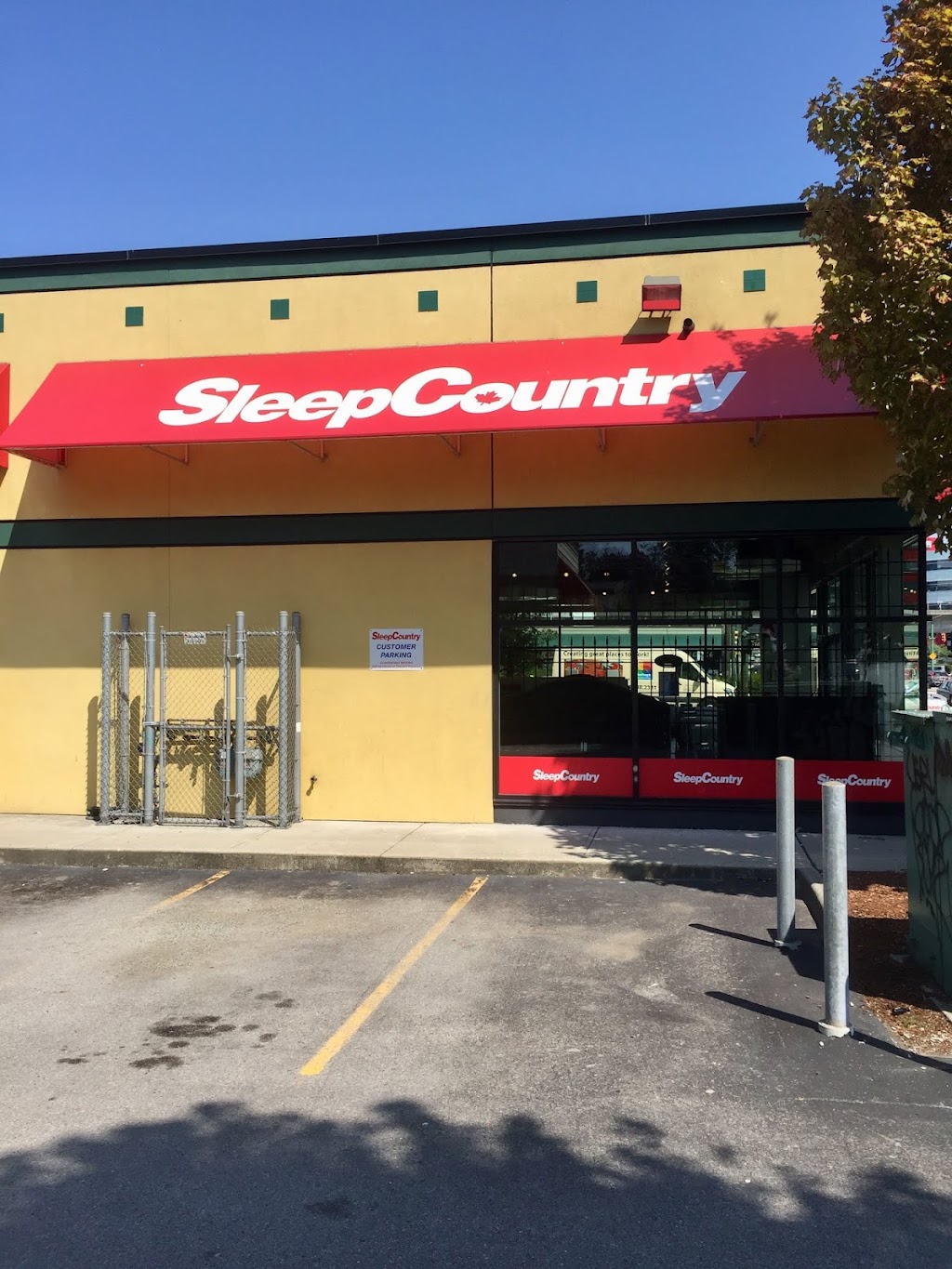 Sleep Country Canada | 2905 Renfrew St, Vancouver, BC V5M 3K5, Canada | Phone: (604) 434-9644
