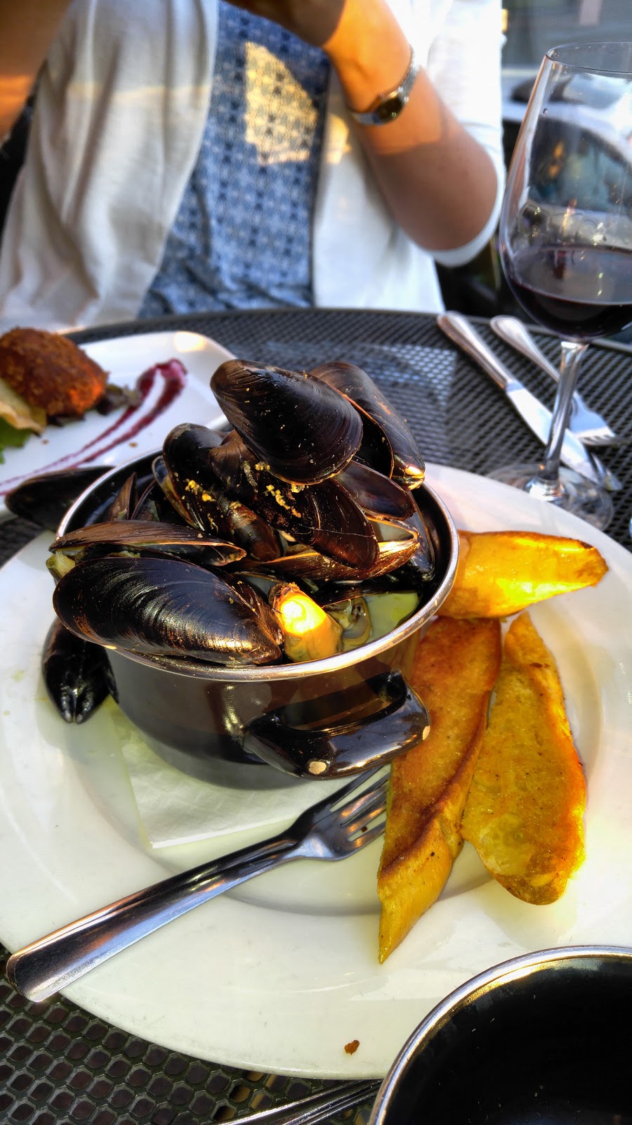 Naughty Nellies Not Just Fish & Chips | 4081 Shelbourne St, Victoria, BC V8N 5Y1, Canada | Phone: (250) 721-5555