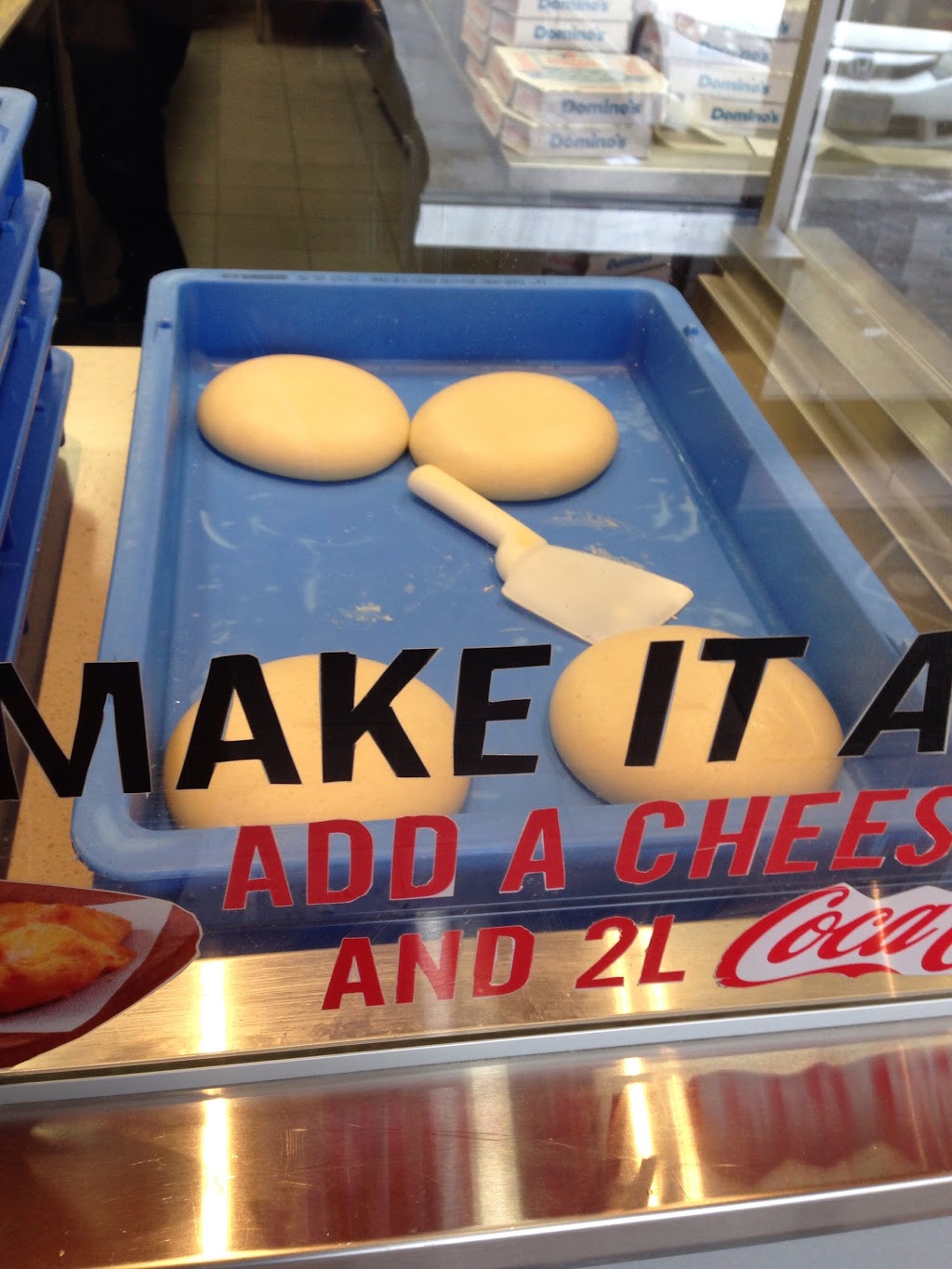 Dominos | 645 Lakeshore Rd E, Mississauga, ON L5G 1J5, Canada | Phone: (905) 891-7878