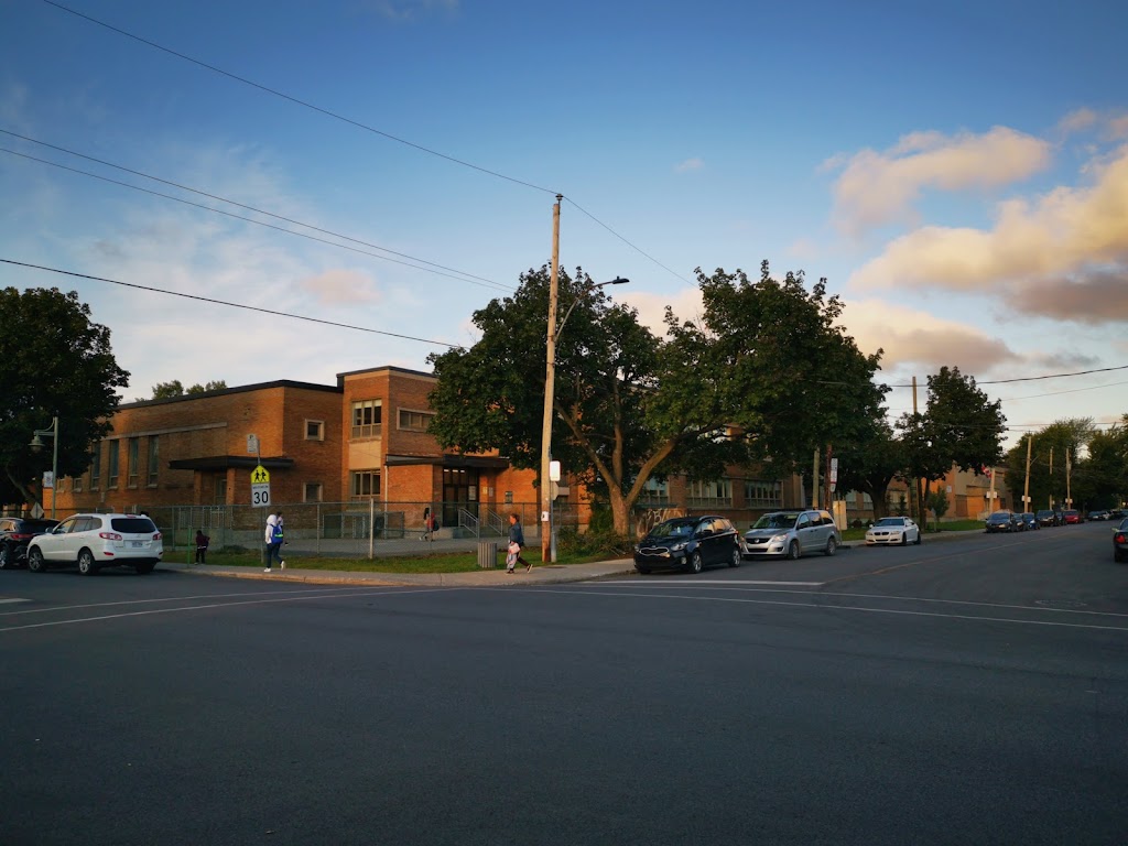 Lasalle Community Comprehensive High School | 240 9e Av, LaSalle, QC H8P 2N9, Canada | Phone: (514) 595-2050