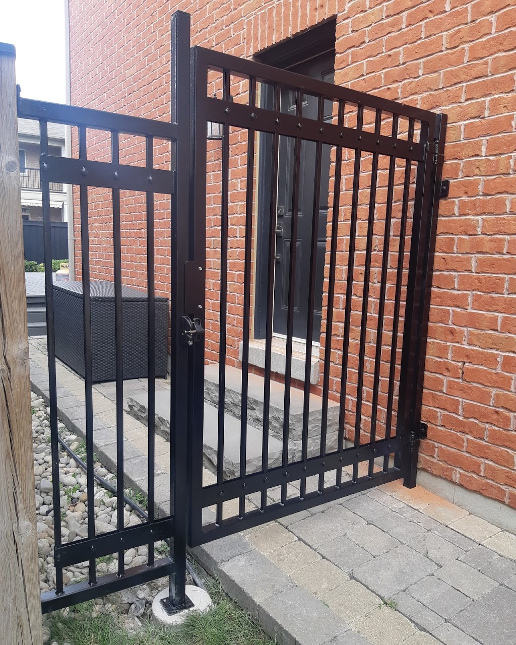 United Railings Ltd | 101 Freshway Dr, Concord, ON L4K 1R9, Canada | Phone: (905) 669-6263
