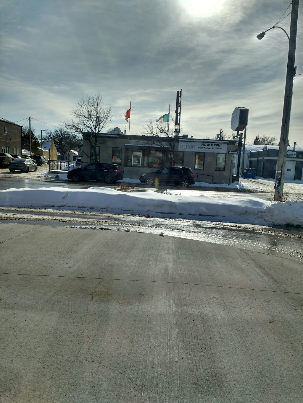 A&W Canada | 373 Marion St, Winnipeg, MB R2H 0V4, Canada | Phone: (204) 237-5673