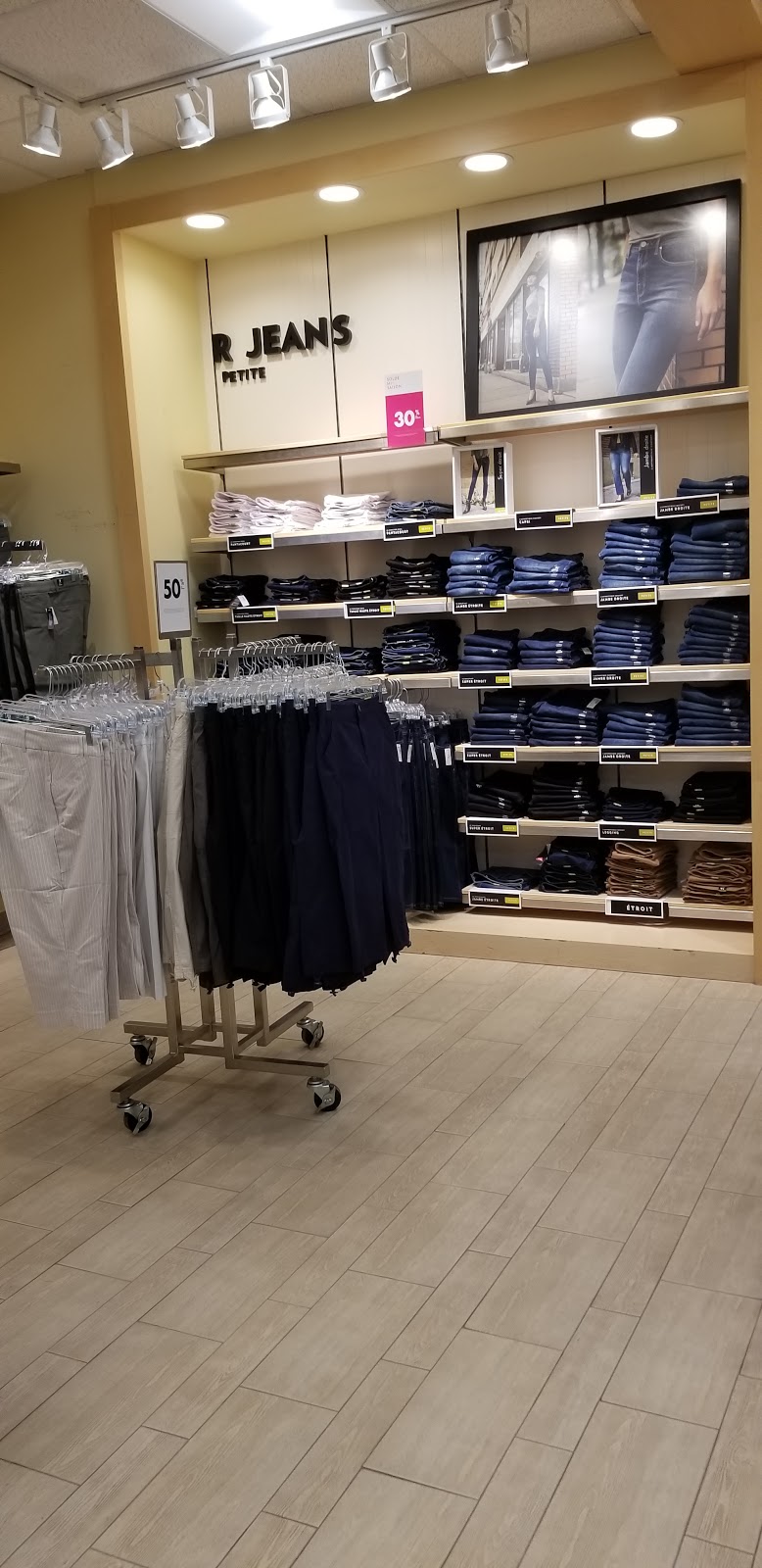 Reitmans | 1 Avenue de la Mauricie, Shawinigan, QC G9N 7C1, Canada | Phone: (819) 539-4848