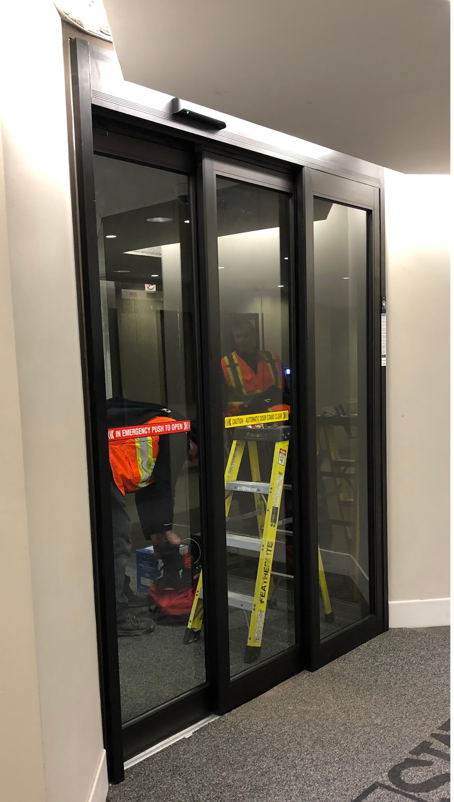 Toronto Automatic Doors | 320 Harry Walker Pkwy N Unit 11, Newmarket, ON L3Y 7B4, Canada | Phone: (416) 342-7541