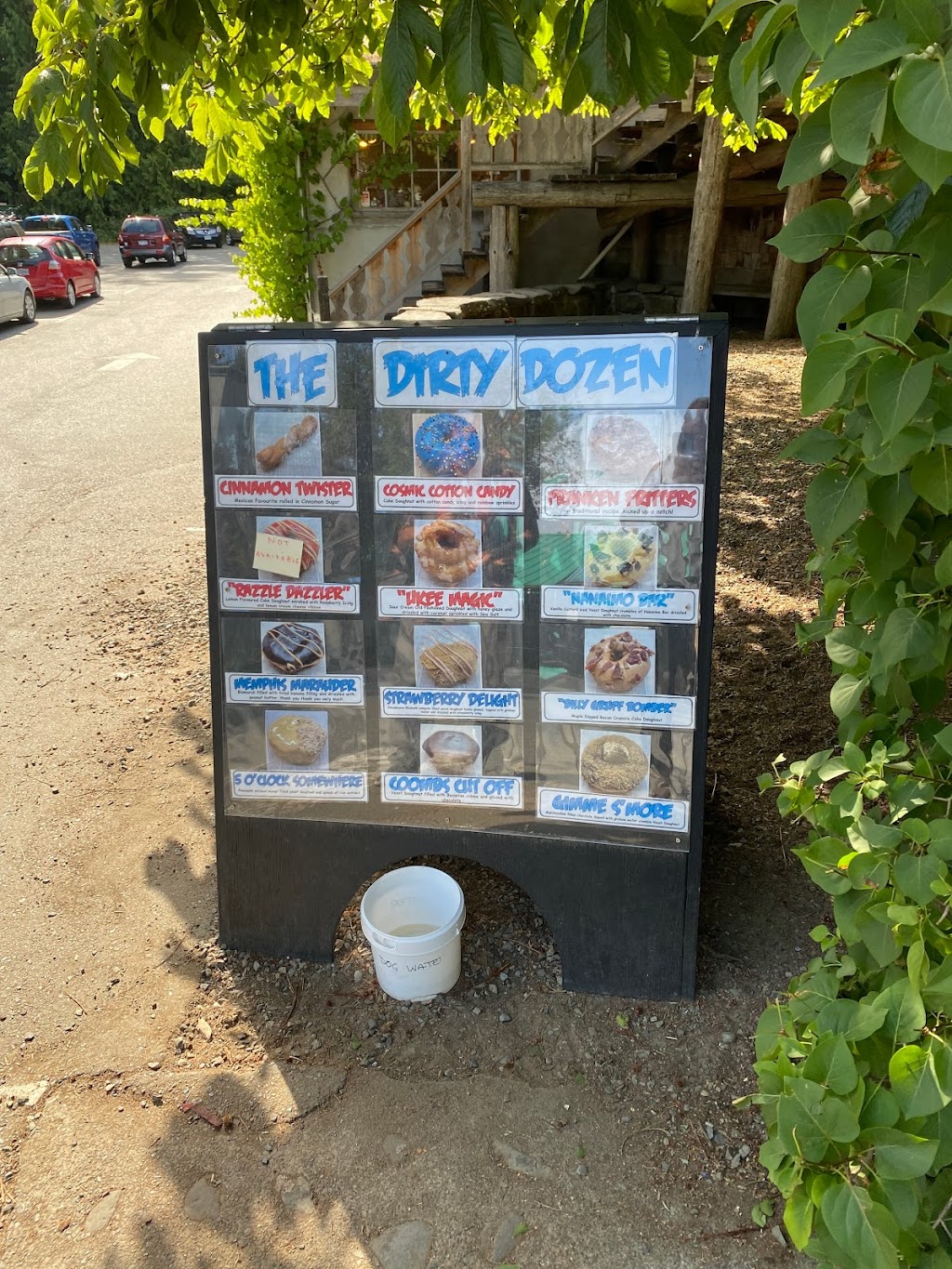 Billy Gs Doughnut Shop | 2310 Alberni Hwy, Coombs, BC V0R 1M0, Canada | Phone: (250) 248-6272