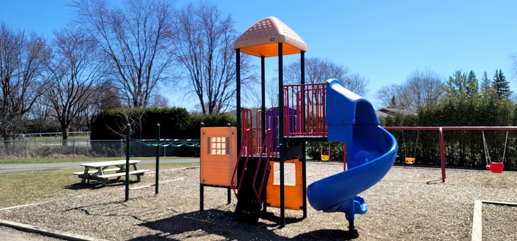 Parc Cour du Roy | Rue Roy, Mercier, QC J6R 2L1, Canada | Phone: (450) 691-6090