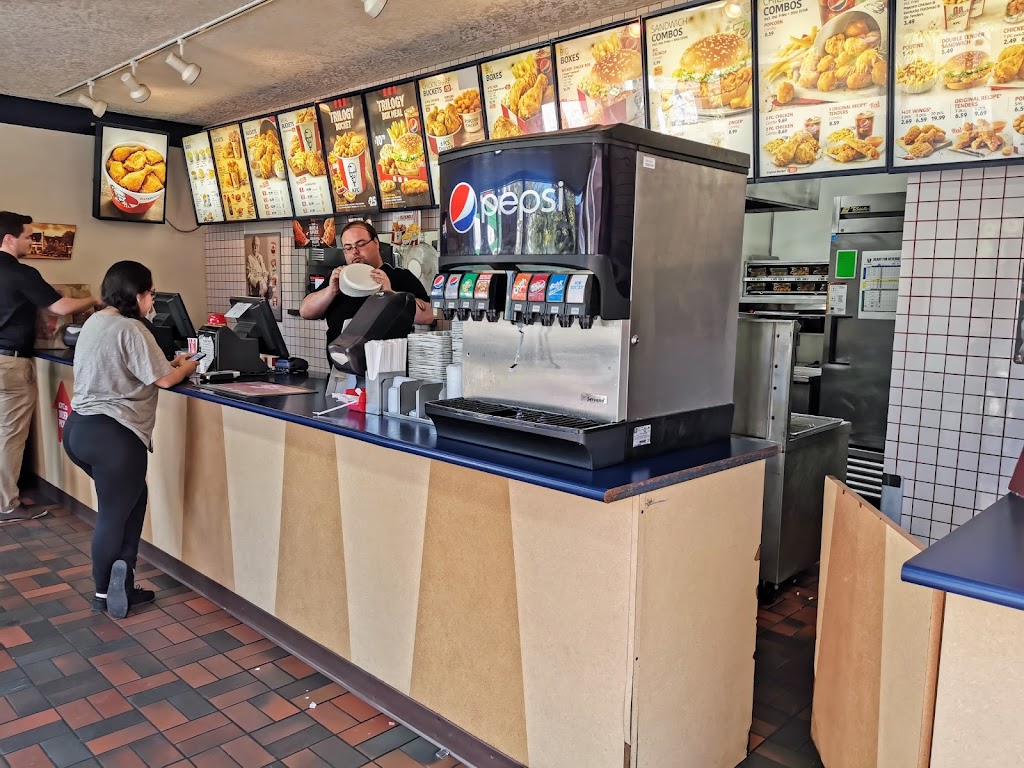 KFC | 731 Goldstream Ave, Victoria, BC V9B 2X4, Canada | Phone: (250) 478-1533