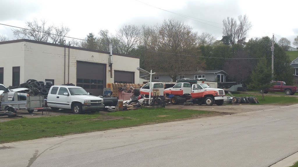 Arts Towing & Auto Body & Collision Service Ltd | 21 John St, Formosa, ON N0G 1W0, Canada | Phone: (519) 367-2721