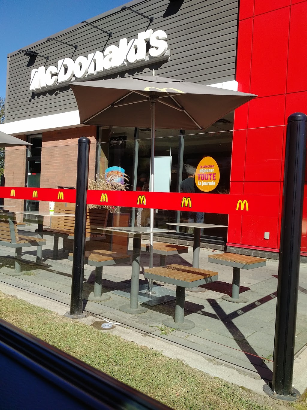 McDonalds | 379 Rue Child, Coaticook, QC J1A 2B5, Canada | Phone: (819) 849-0180