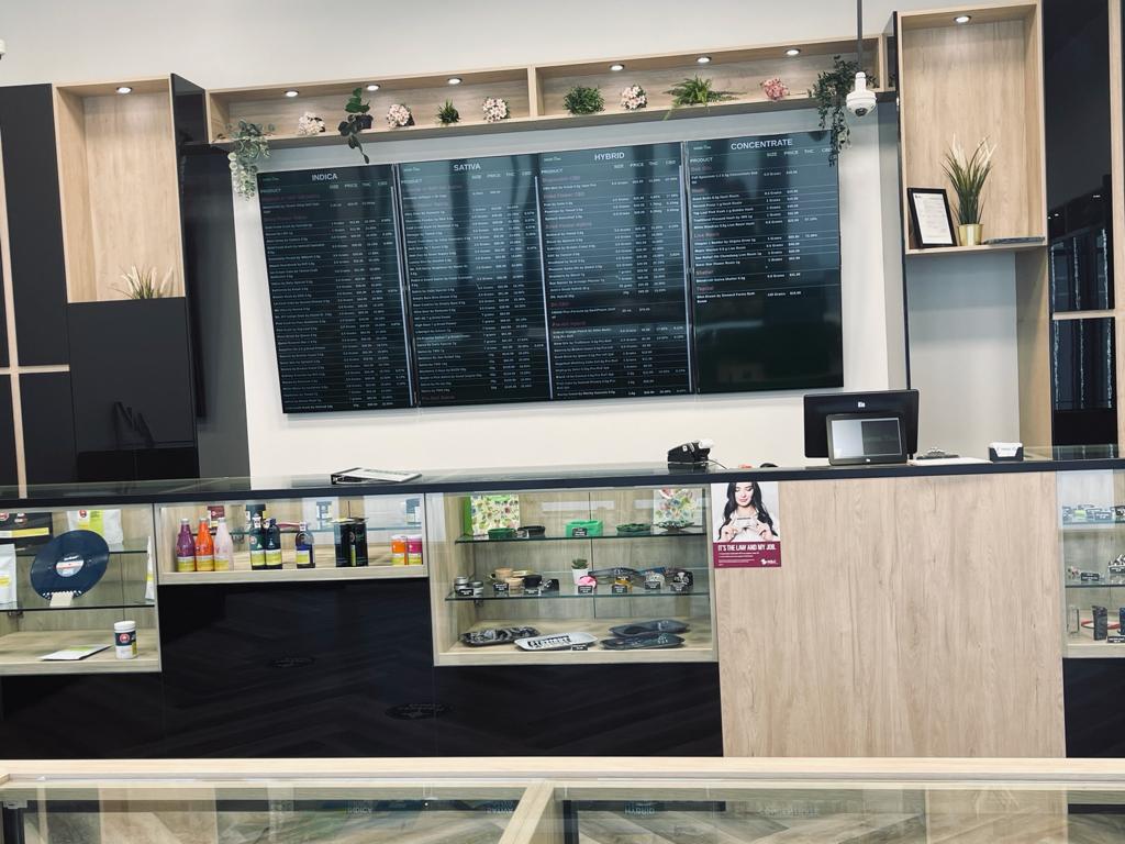 Cannabis House Ambleside | 16436 Ellerslie Rd SW, Edmonton, AB T6W 4S8, Canada | Phone: (587) 489-5889