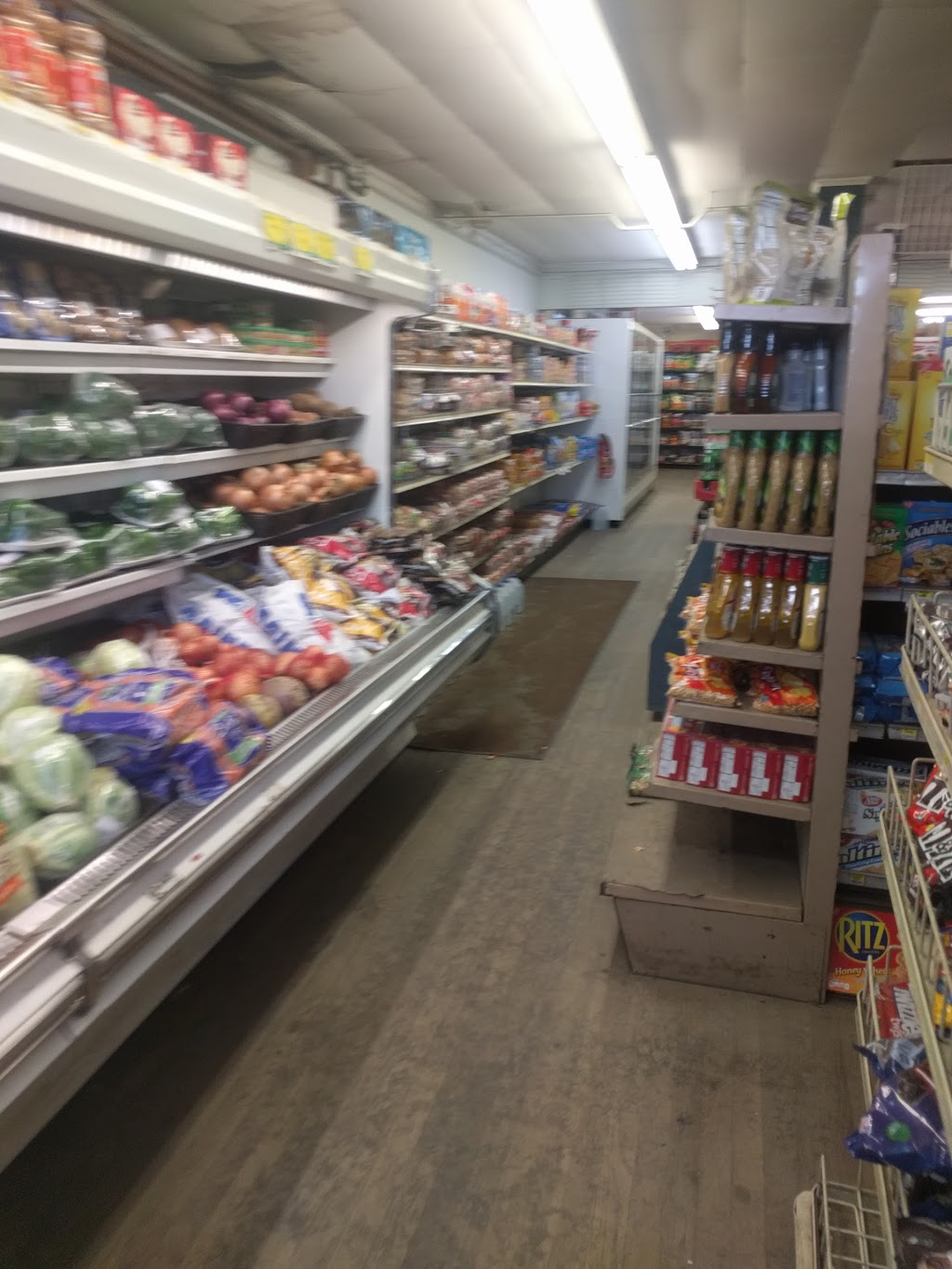 Troy General Store | 6740 VT-100, Troy, VT 05868, USA | Phone: (802) 744-2200