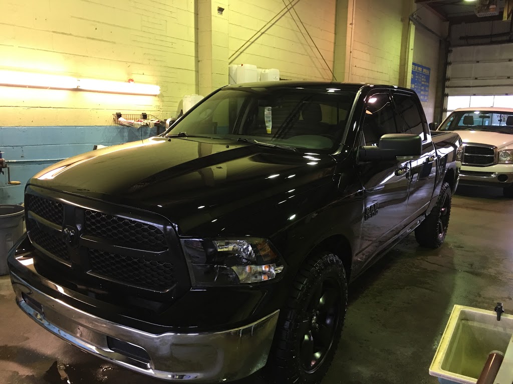 Lave Auto 1Loti carwash | 8969 Rue Airlie, LaSalle, QC H8R 2A2, Canada | Phone: (514) 365-6178