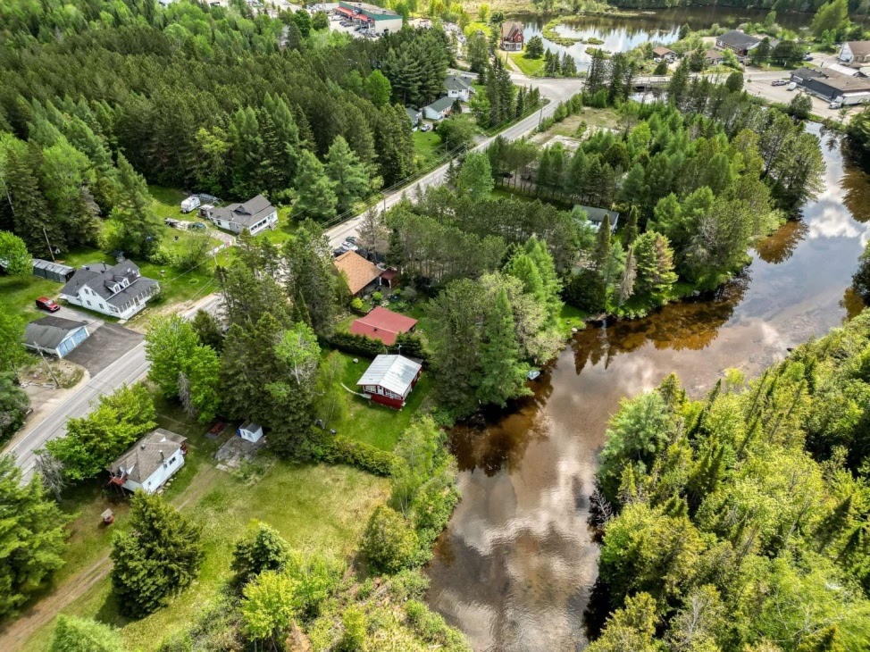 Le Féeria Chalet & Spa | 2480 Chem. des Îles, Entrelacs, QC J0T 2E0, Canada | Phone: (514) 518-6127